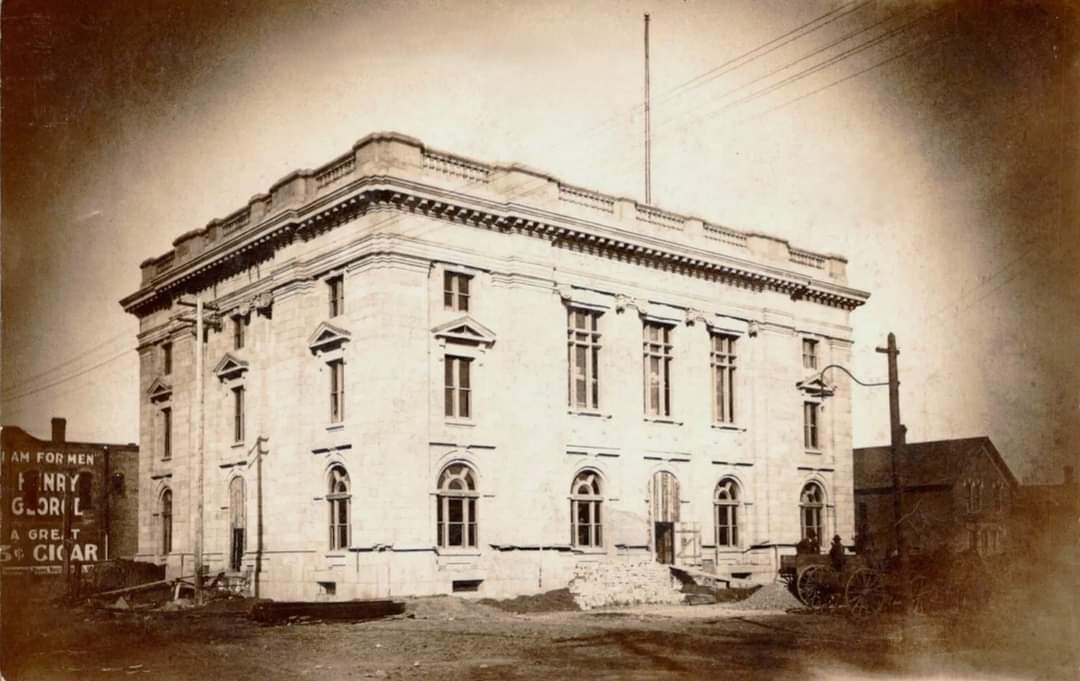 Historic photograph of The Echelon building shortly after construction in 1905